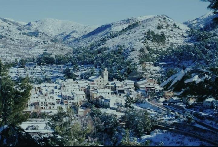 Alojamiento Rural El Metge Penaguila Exterior foto